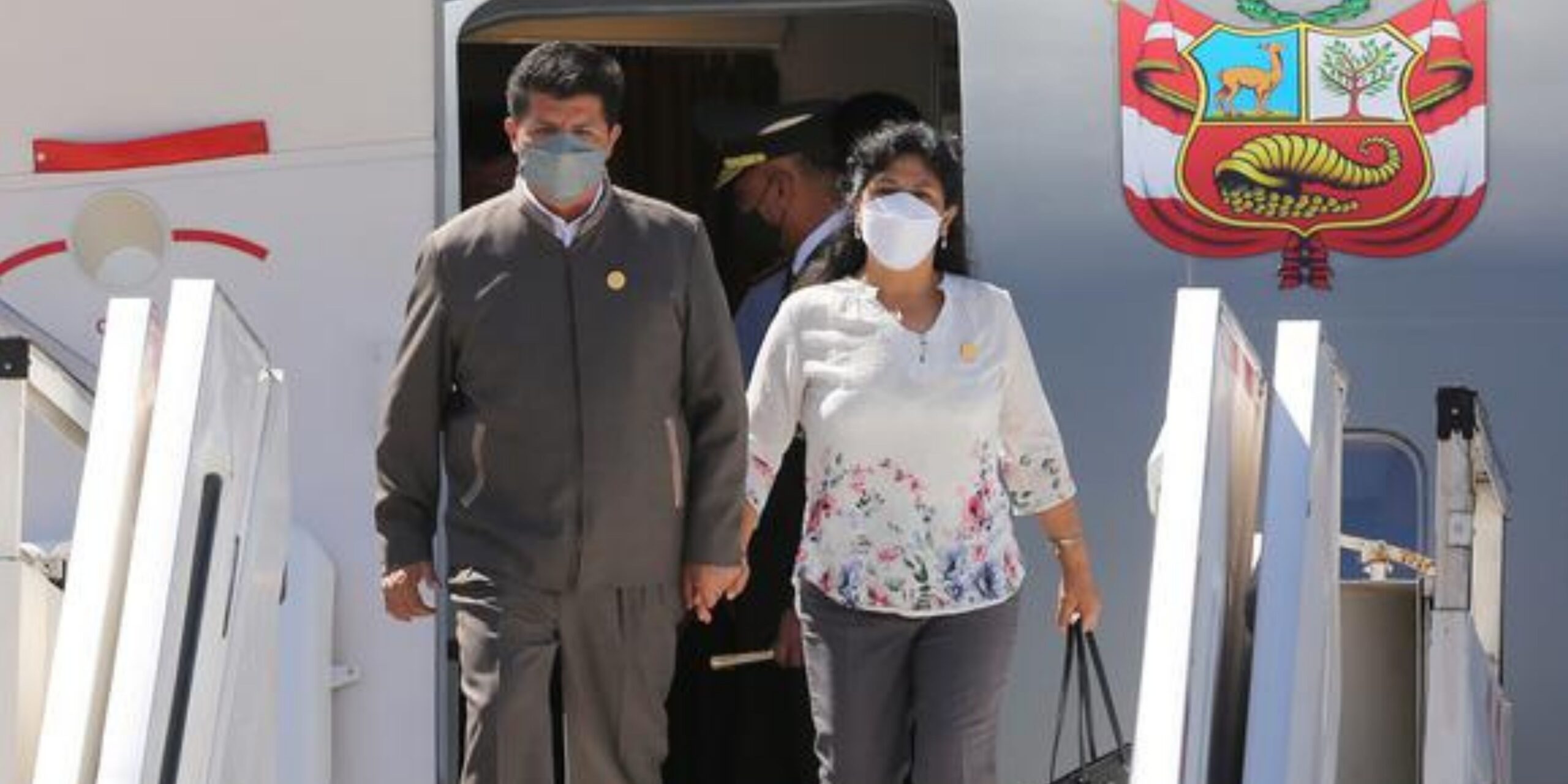 Fiscalia-abre-investigacion-contra-Castillo-y-su-esposa-por-presunto-plagio-en-su-tesis