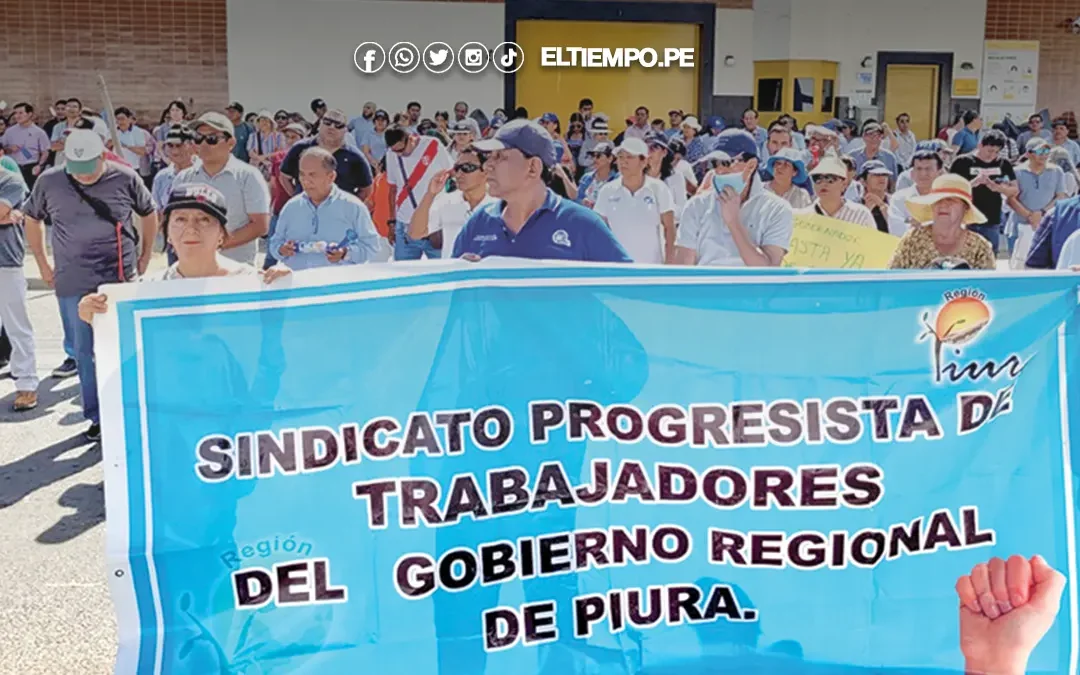 Trabajadores del GORE Piura protestan contra los recortes de sueldos