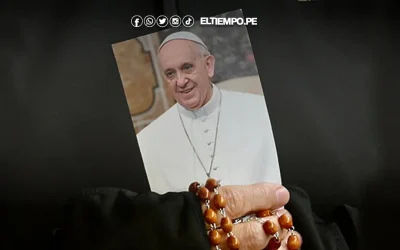 Papa Francisco sigue con terapia respiratoria y la fisioterapia, informa el Vaticano