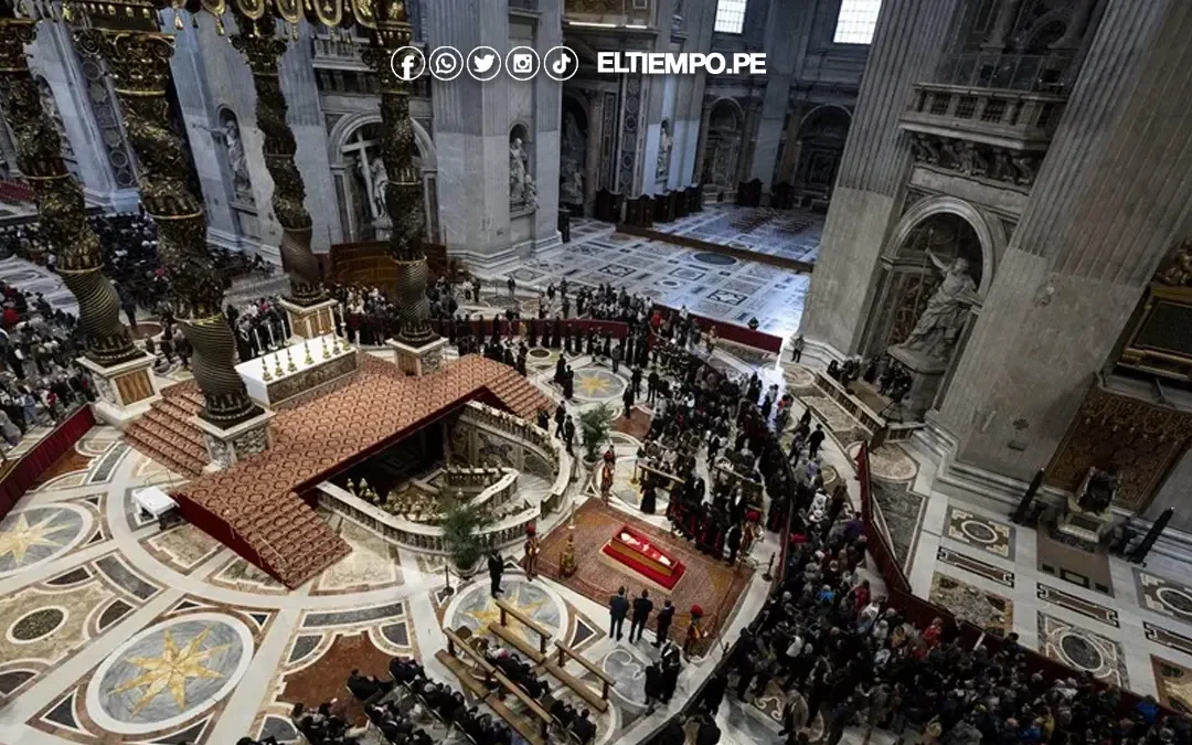 Más de 60.000 personas se despiden del Papa Francisco en la basílica de San Pedro
