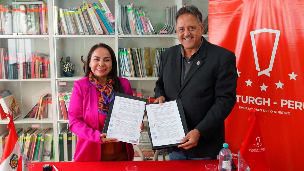 UCV Piura y CETURGH Perú firman convenio para impulsar la formación de sus estudiantes