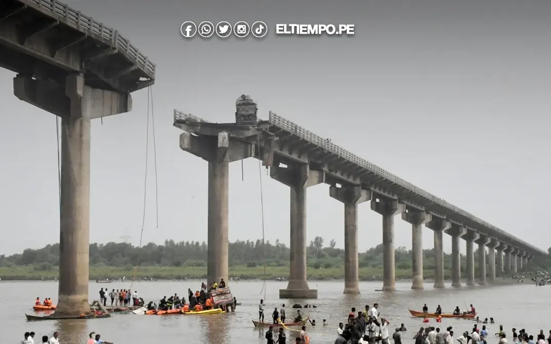 Al menos 9 personas mueren tras derrumbarse un puente en India