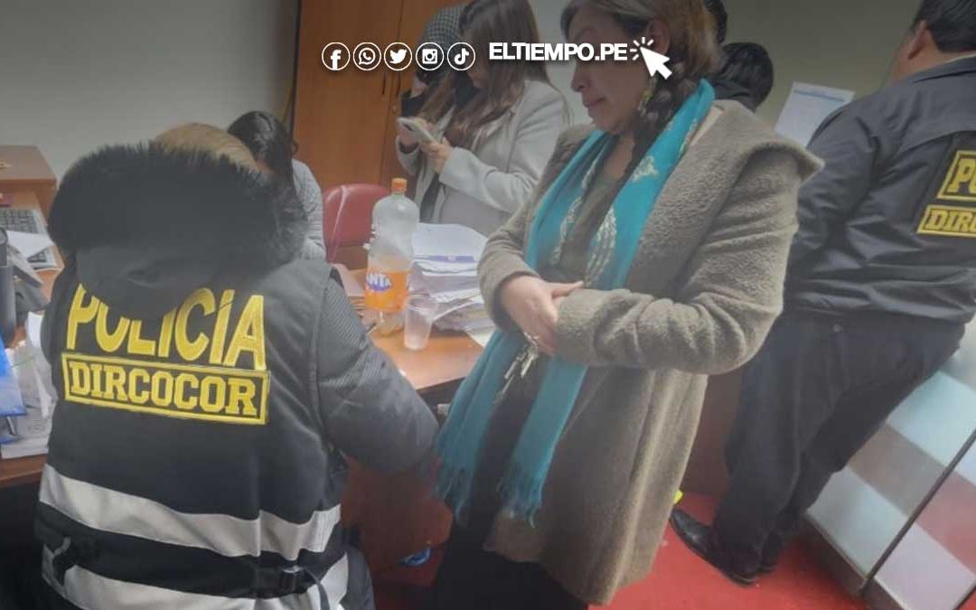 Detienen a seis trabajadores del GORE de Cusco bebiendo licor en oficina