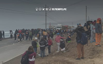 Bloqueo de carreteras en el sur del Perú deja más de 400 vehículos varados