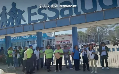 Piura: Trabajadores de EsSalud acatan segundo día de huelga nacional indefinida