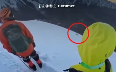 Alpinista muere al caer 200 metros mientras intentaba tomarse una selfie en la cima de una montaña