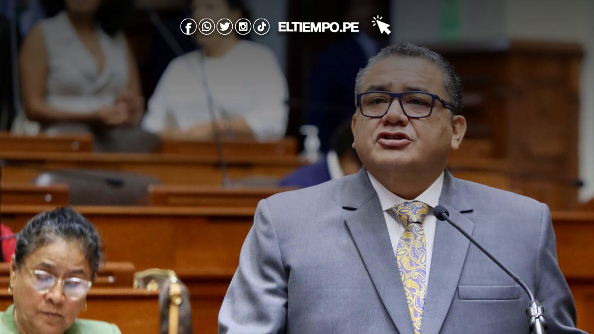 Mosión de Vacancia contra Santibáñez