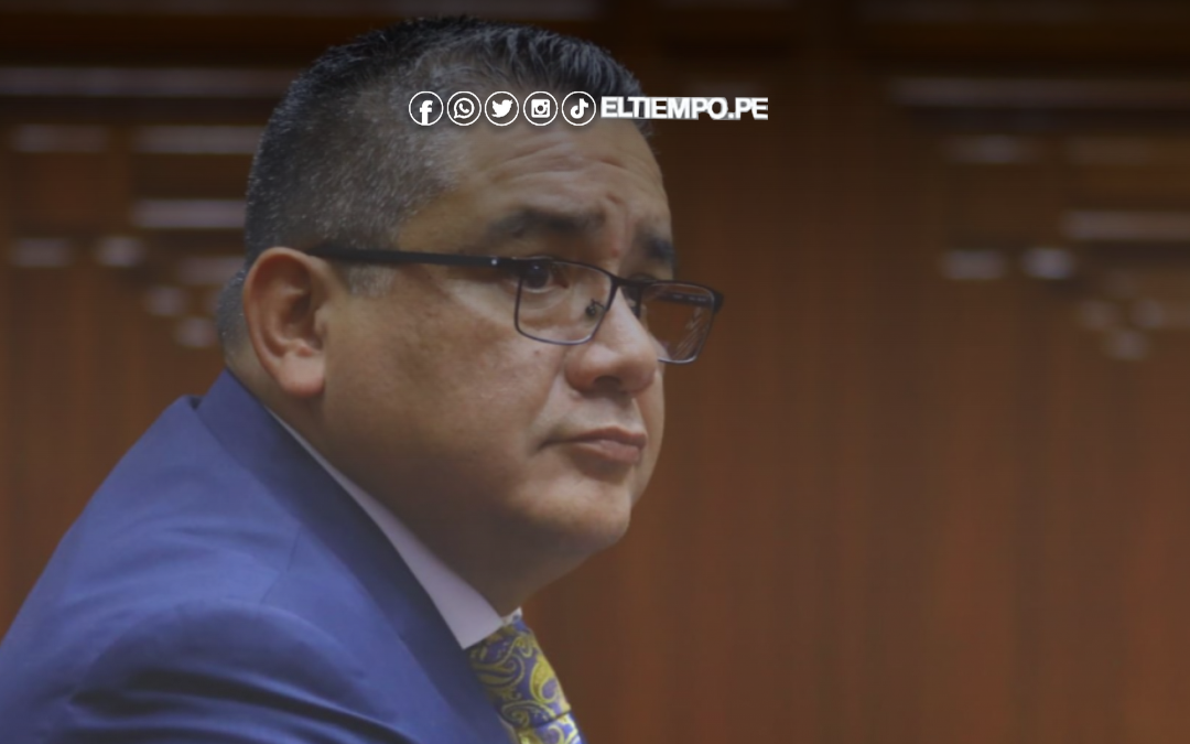 Gobierno autoriza viaje de Juan José Santiváñez a Suiza pese a impedimento de salida del país