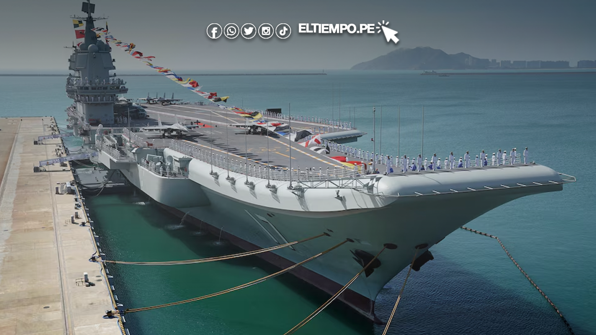 China pone en servicio su tercer portaaviones