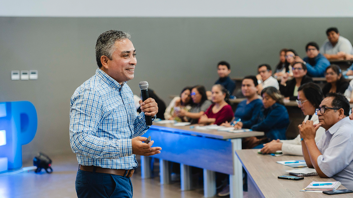 Más de 200 profesores fortalecieron sus competencias en innovación educativa